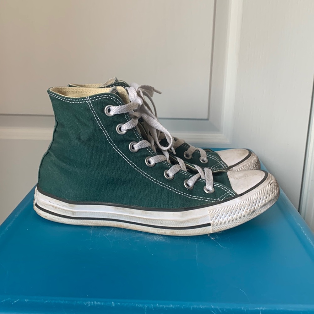 Converse hunter green Chuck Taylor high tops M6/W8